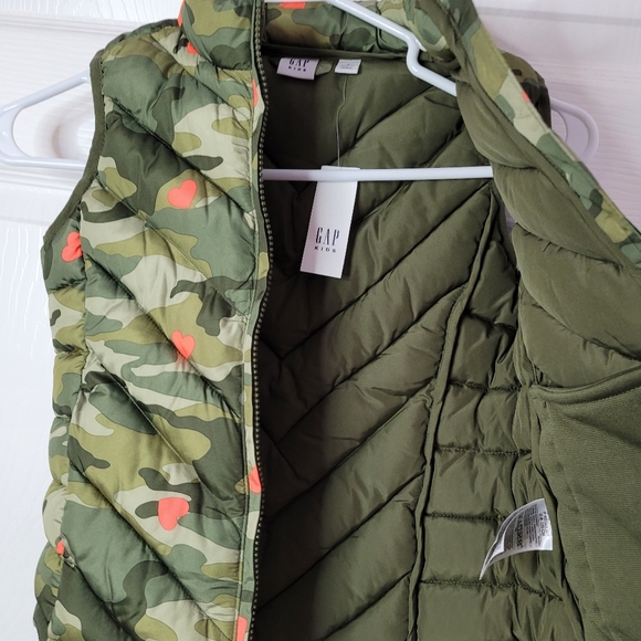 GAP Kids |Valentines| Hearts| Print Vest | Green/Pink | Small | Girl | NWT - Picture 3 of 7